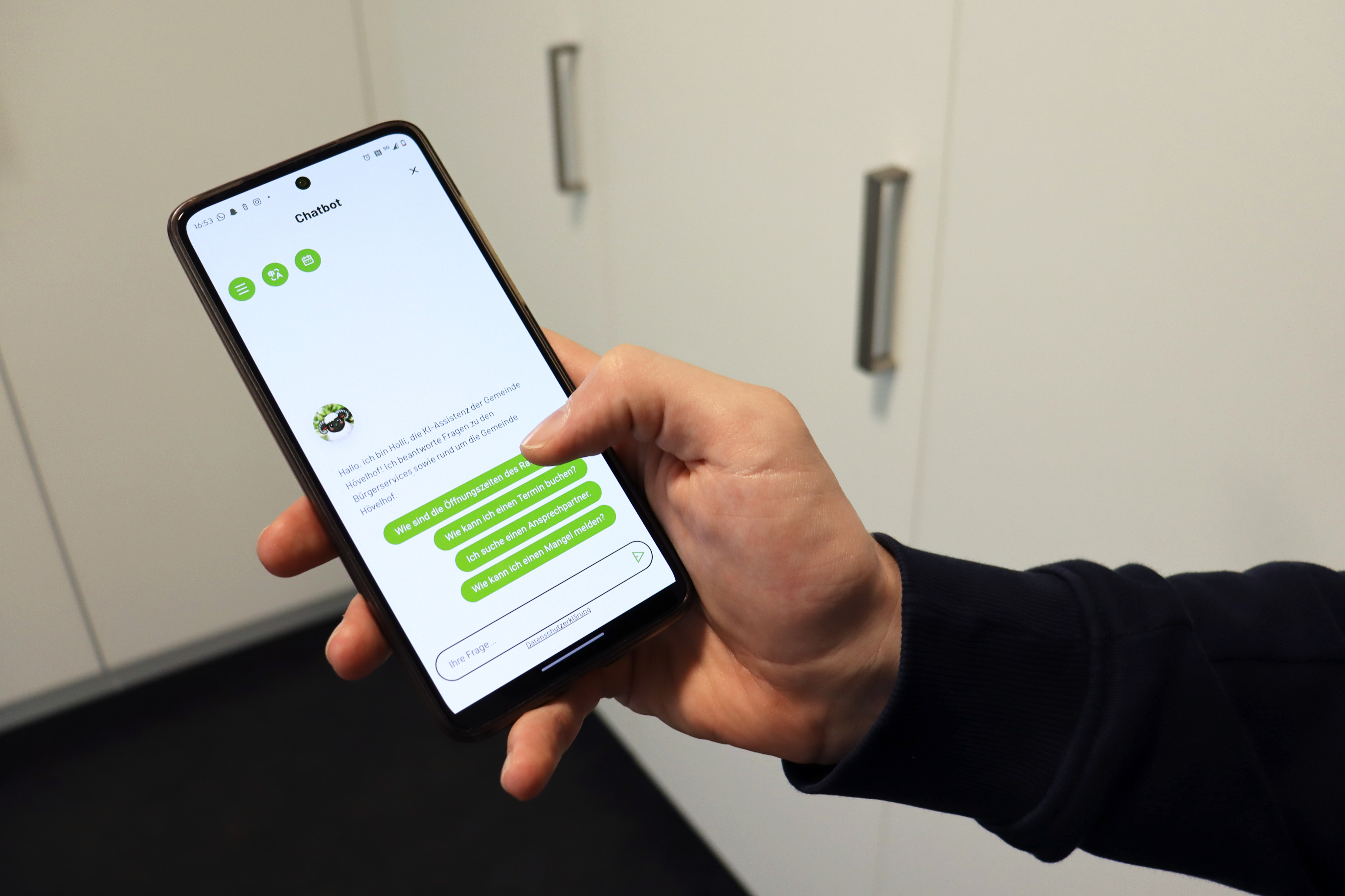 Holli� ist jetzt auch in der H�velhof-App integriert